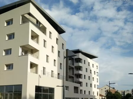 t3 - 72m² / quartier amphithéatre