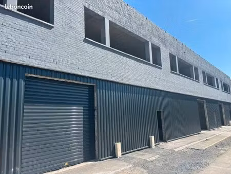 entrepôt avec bureaux et parking