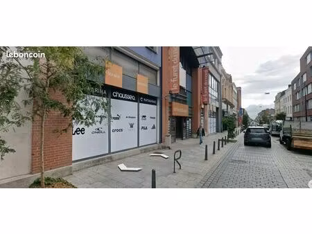 local commercial hyper centre avec jardin