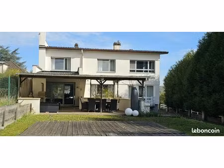 maison 8 pièces 176 m²