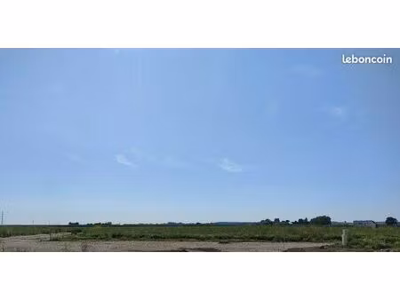 terrain 350 m² staple