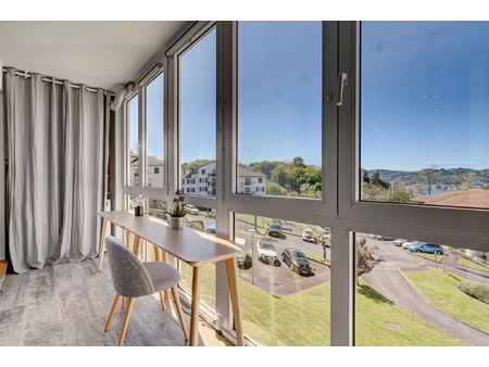 appartement 4 pieces avec terrasse cave et parking