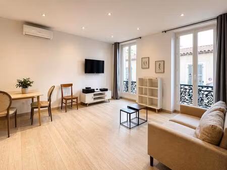 t2 meublé avec climatisation (en pleine ville)