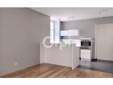location appartement  m² t-2 à orléans  624 €