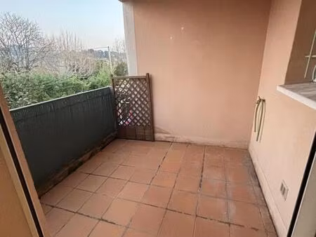 appartement t2 (50m2) - terrasse - 13380 plan de cuques