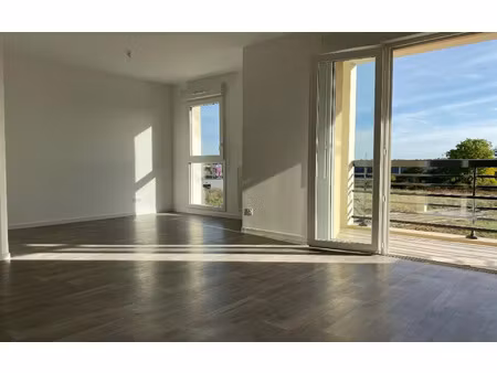 location appartement  m² t-2 à saran  623 €
