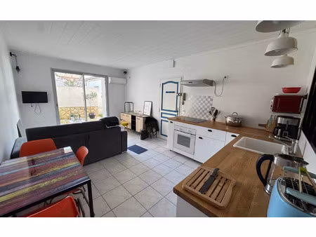 location appartement  34.36 m² t-2 à sète  600 €