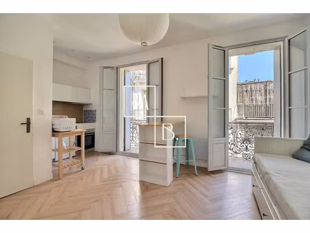 a louer - studio meublé 22m2 rénové avec balcon gambetta