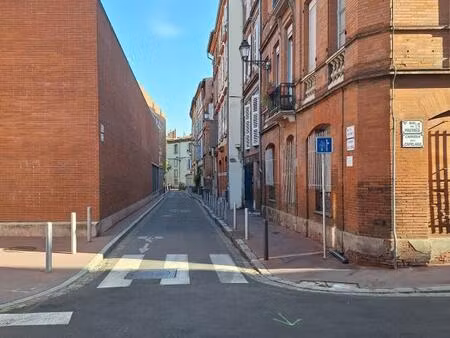 carmes - t4 bis atypique avec terrasse en cœur de ville