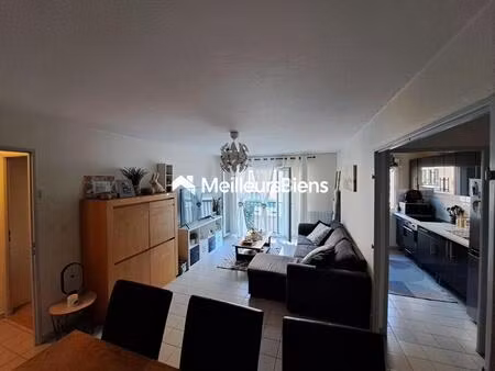 appartement t2bis en trés bon état général proche centre ville