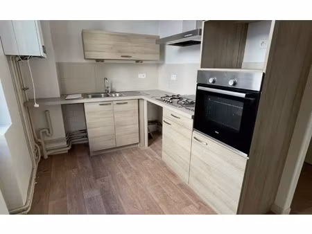 location appartement  m² t-2 à voiron  687 €