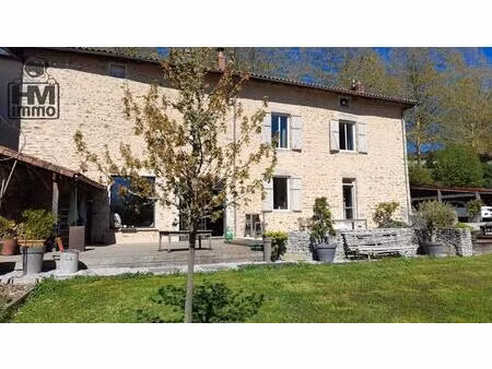 ancienne grange rénovée de 211 m² terrain 7648 m² arboré