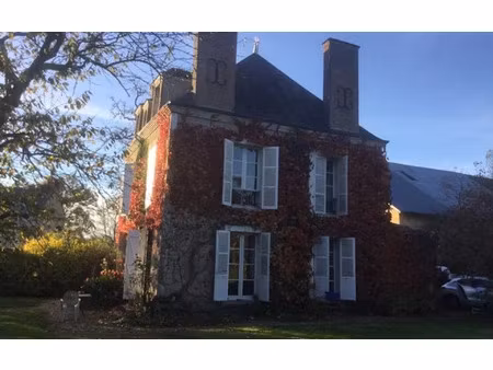 maison guilly 148 m² t-6 à vendre  162 000 €