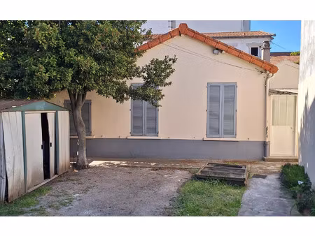 location maison  m² t-1 à le bourget  990 €