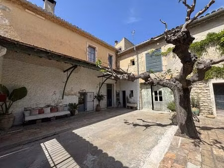 maison de ville de caractere sur saint gilles