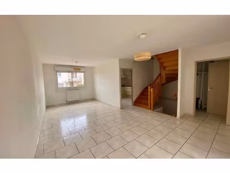 location maison  m² t-4 à trélissac  888 €