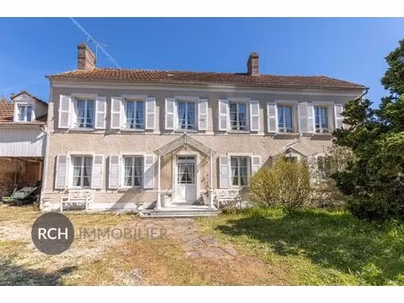 a proximité d'orgerus - maison bourgeoise en coeur de village