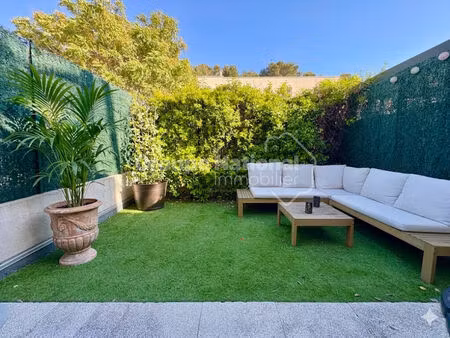 le rove - appartement avec extérieur et places de stationnement