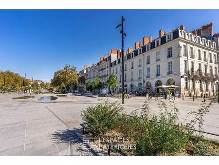 appartement rénové élégant et raffiné (140m2) avec balcon 1er étage - nantes