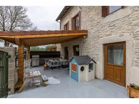 charmante maison rénovée à montalieu-vercieu