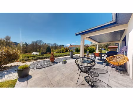 belle villa avec garage sur terrain de 1399 m2 !