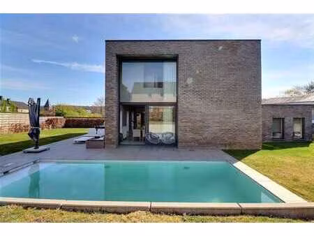 wépion – villa récente avec piscine et 5 chambres dans un en