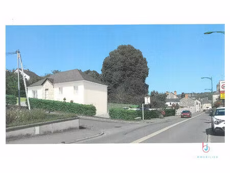 terrain constructible de 2532 m² à montsûrs