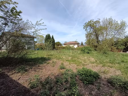terrain constructible  plat  au calme et vue lac