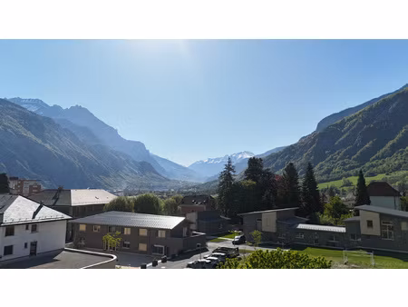 terrain constructible rare centre ville saint jean de maurie