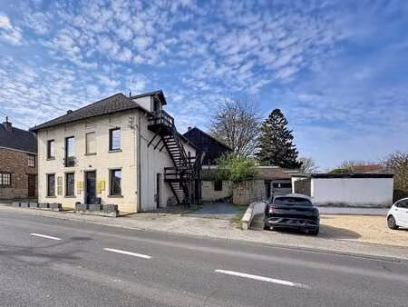 appartement 2 ch avec jardin - proche des commodités - peb c