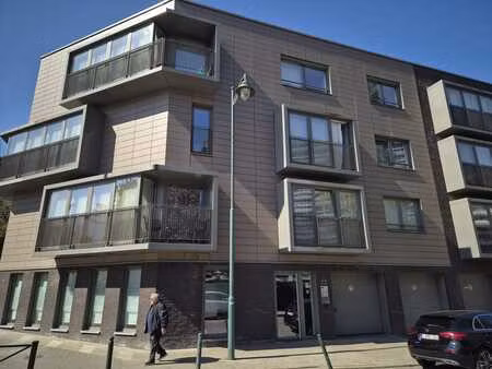 appartement 1 chambre 66 m² très lumineux peb c+