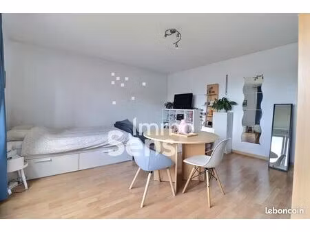studio 1 pièce 32 m²
