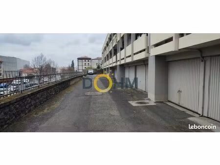 parking/box clermont-ferrand