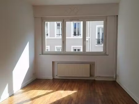 bel appartement f2 chauf gaz immeuble calme