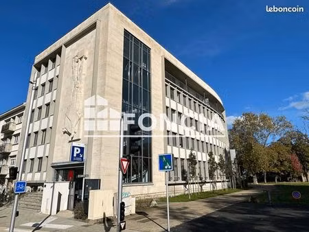 studio 1 pièce 28 m²