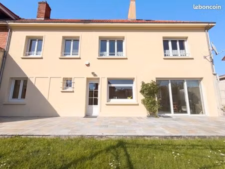 maison 8 pièces 191 m²