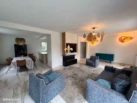 maison 9 pièces 180 m²