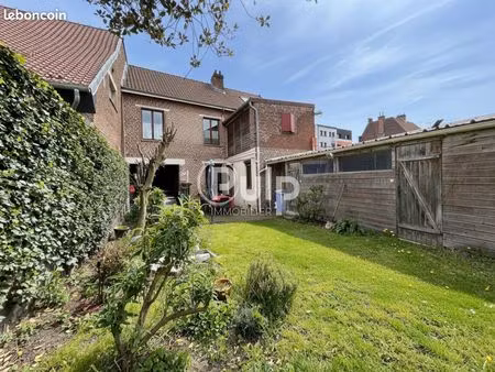 maison de ville 6 pièces 117 m²
