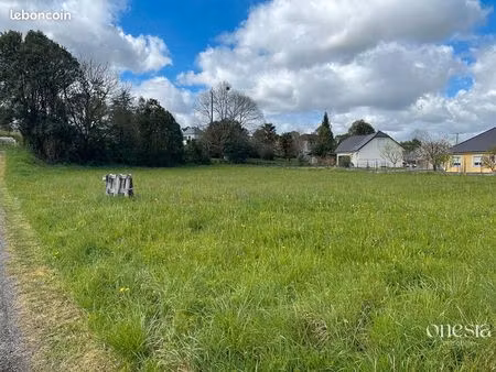 terrain 1020 m² orin