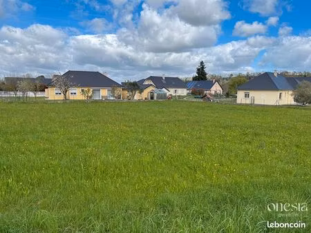 terrain 971 m² orin
