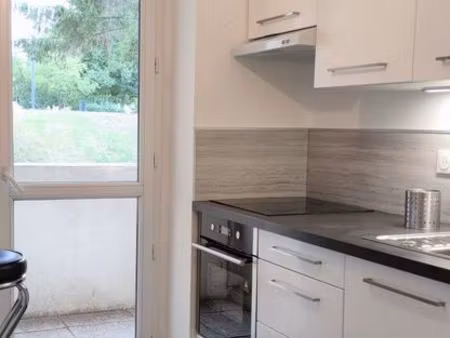 grand studio meublé  terrasse  box privé  accès sécurisé