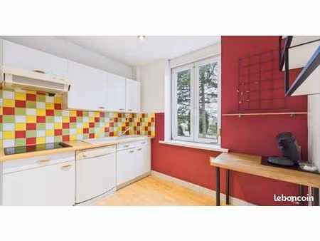 bel appartement 2 chambres avec parking