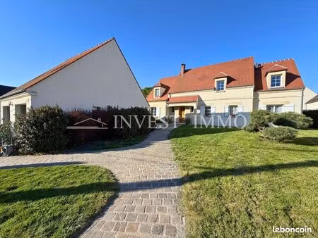 maison 8 pièces 242 m²