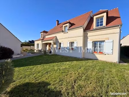 maison 8 pièces 242 m²