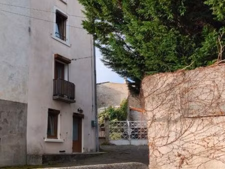 maison de bourg à 5 min de cournon