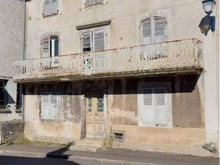 belle maison de bourg à renover