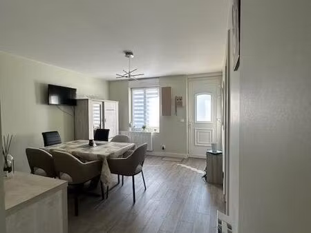 charmante maison renovee avec cour et garage