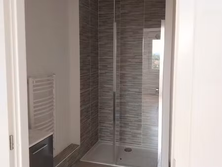 beau f2 avec terrasse