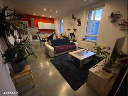 appartement 3 pièces 77 m²