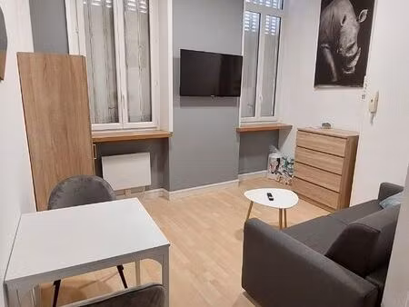 studio centre ville renové tout meublé